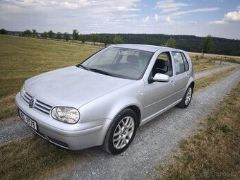 Volkswagen Golf IV 1.6mpi 77kw původ IT, první majitel.