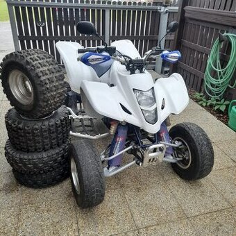 Suzuki LTZ 400