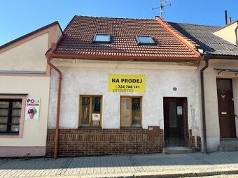 Prodej domu pro tři bytové jednotky, ul. Dlouhá, Kaplice - 1