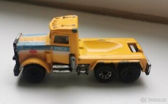 Sběratelské autíčko Matchbox Peterbilt (1981) - tahač