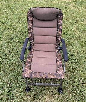 FOX RYBÁŘSKÉ KŘESLO R3 CAMO RECLINER CHAIR