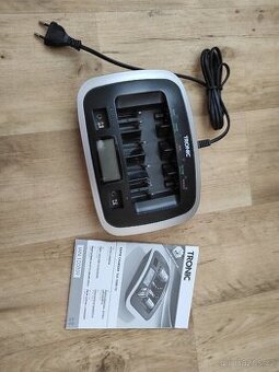 Univerzální nabíječka baterií