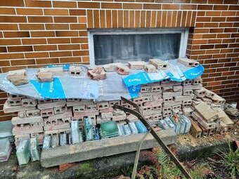 Duté cihly za odvoz