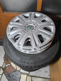 Prodám Zimní Sadů Kol 195/65 R15 na plechových discích