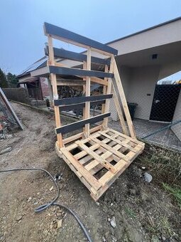 Stojan na okna/ deskový materiál