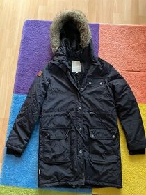 Dámská bunda s kapucí