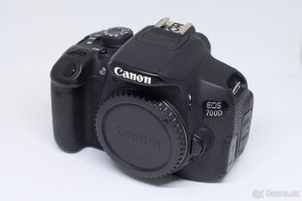 Canon EOS 700D + Canon EF 18-135 mm a Tamrot AF 70-300 Di