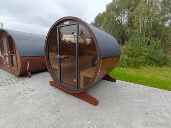 Venkovní sudová panoramatická sauna
