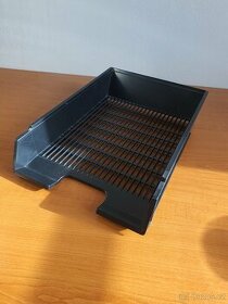 Plastové stohovatelné kontejnery / boxy na papír / pořadače