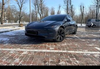 Tesla Model 3 , 82,5 kWh ,RV 2024 (plný autopilot) - 1