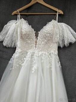 Svatební šaty Hadassa Sabrina s rozparkem - vel. M