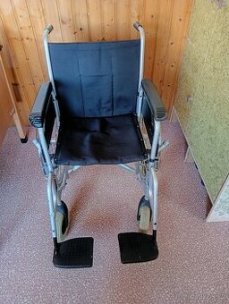 Invalidní vozík