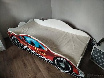 Dětská postel auto