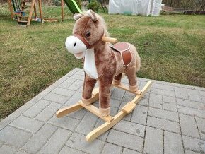 Dětský houpací kůň