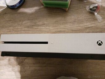 X box One S model 1681