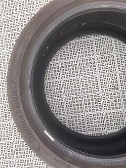 Bridgestone 235/40/19