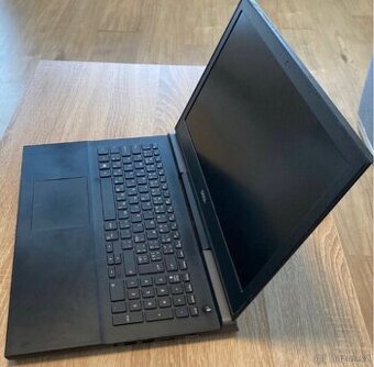 Dell Inspiron 15 - 7567