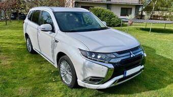 Hybridni Outlander 2.4PHEV 165Kw Matrix svetla EVdojezd 50km