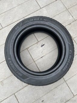 255/50r19 XL