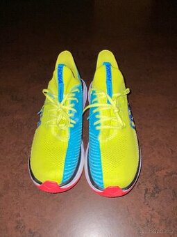 HOKA One CARBON X 3
