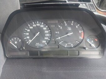 BMW e32 e34 přístrojovky