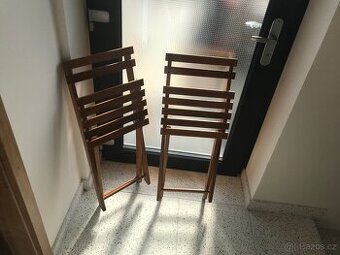 Stoleček s židlemi - 1