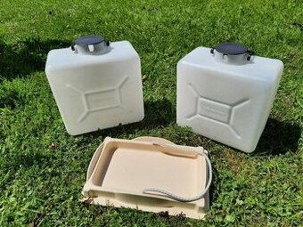 2x kanystr na vodu 15l + originální základna (Tabbert)