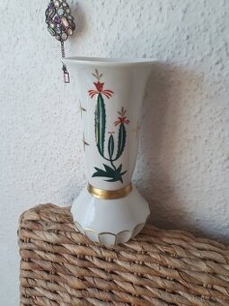 Pozlacená porcelánová vázička