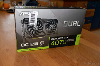 ASUS DUAL GeForce RTX 4070 SUPER O12G EVO - 1