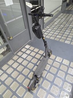 Ninebot KickScooter MAX G2 - Like New, Only 70 km Full Acce