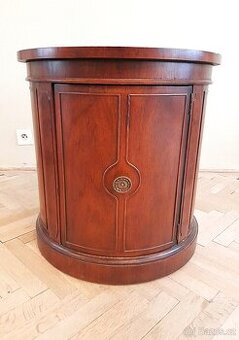 Nabízím Masivní kulatý stolek minibar