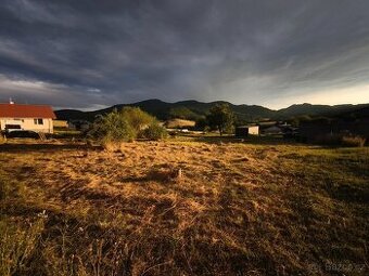 Top Stavebný pozemok Banská Štiavnica ( IS siete + studňa)