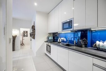 Prodej bytu 69,3 m2/předzahrádka 39 m2, v ulici U Hostína, Ú