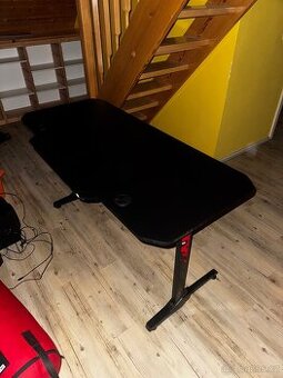 Herní stůl (cena nepevná)