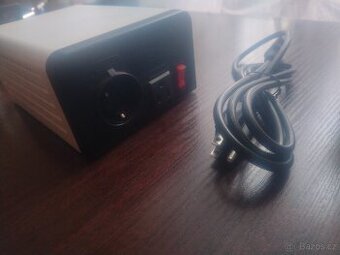 Měnič napětí do Kanady