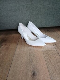 Bílé lodičky na podpadku celokožené vel. 37