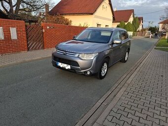 Mitsubishi Outlander 2.0i benzín 110kw 1.majitel