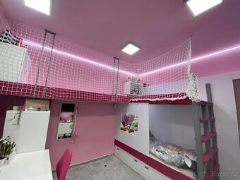 Dětská - dívčí - patrová postel s úložný prostorem