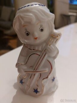 Porcelánová soška andílek s houslemi