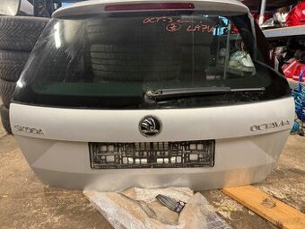 Páté dveře Škoda Octavia III combi Stříbrná LA7W