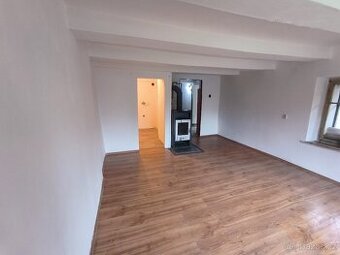 Nabízíme k prodeji domek ve Veltrubech