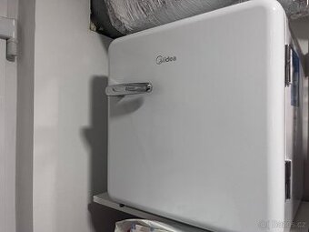 Malá lednice (retro vzhled) MIDEA