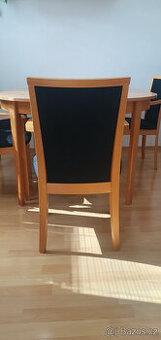 rozkldací jíelní stůl a 4 židle