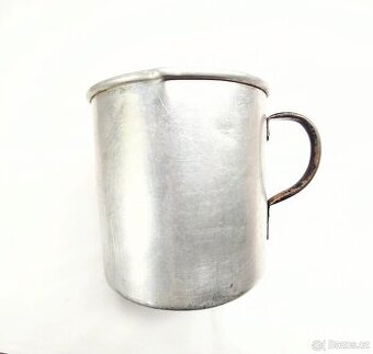 Starožitný hliníkový mlékovar
