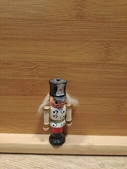 Stará dřevěná figurka