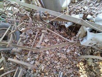 Prodej zemědělských strojů za koně