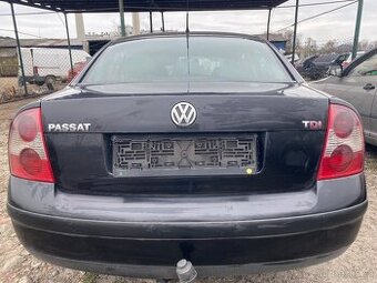 VWPassat B5.5( černá metaliza -LC9Z)sedan