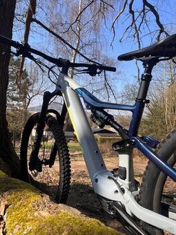 Orbea Rise H10 2023 (1277km najeto = jako nové)