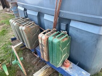 Plechové kanystry 20l