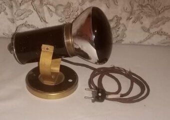 Lampa s infračerveným světlem